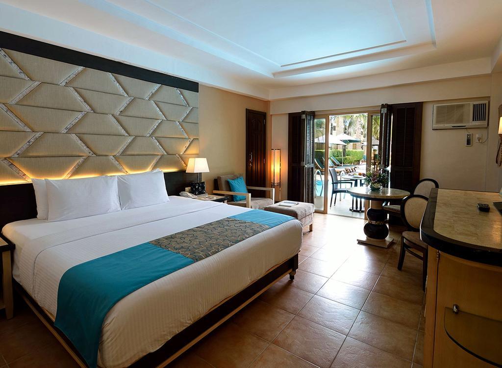 Henann Regency Resort And Spa Balabag  Luaran gambar A room at the Shangri-La Hotel, Manila